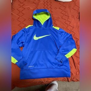Kids NIKE SWEATERS MEDIUM!